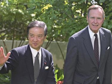 Japanese Prime Minister Toshiki Kaifu (R) and U.S. President George Bush pictured ahead of their meeting in California, April 4, 1991, photo by Takeshi Fujihara/The Yomiuri Shimbun via Reuters Connect