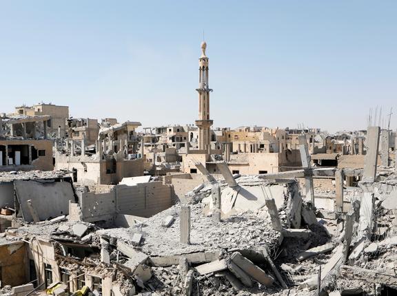 Damaged buildings are pictured during the fighting with Islamic State's fighters in the old city of Raqqa, Syria, August 19, 2017, photo by Zohra Bensemra/Reuters